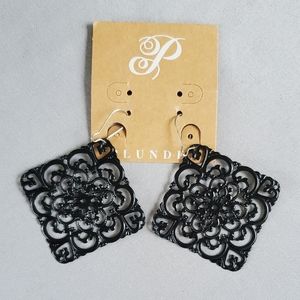 Plunder earrings.   Black